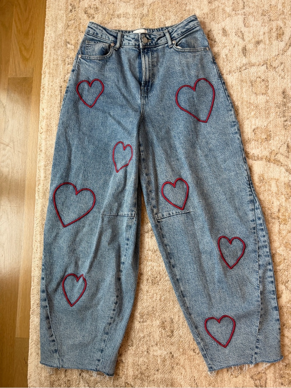 Avec Les Filles Light Blue Wide-Leg Denim Jeans with Red Heart Embroidery - Picture 5 of 7